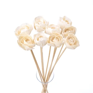 Shola-Blüte – weiße/cremefarbene Butterblume 6 cm am Stiel